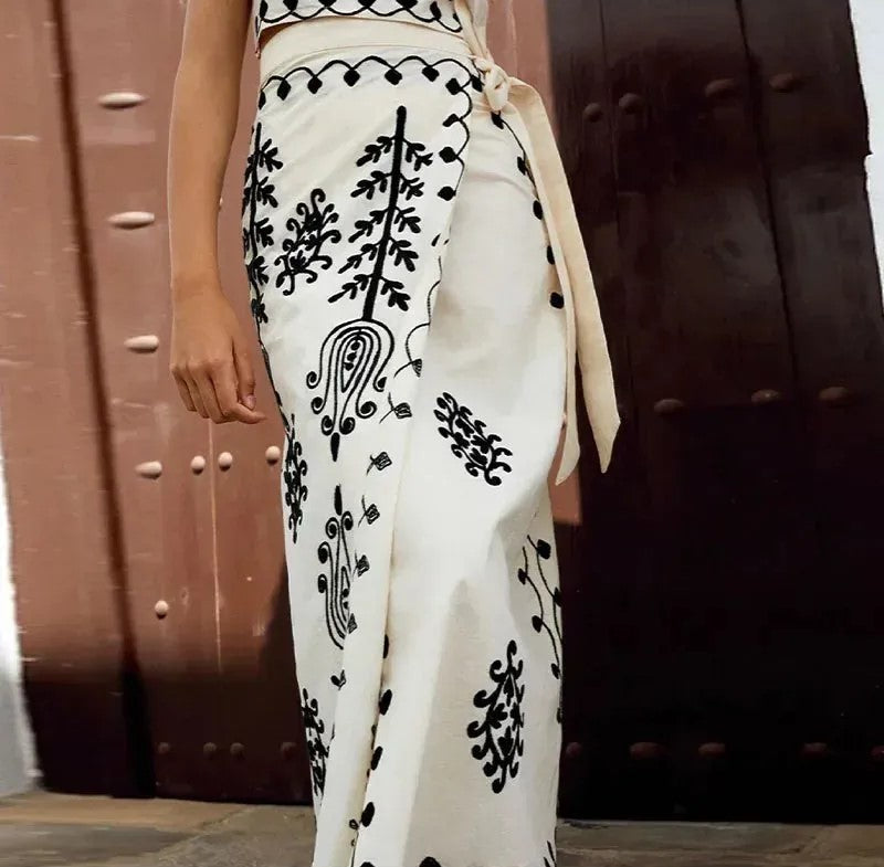 Elegant Two-Piece Set – Top & Long Skirt