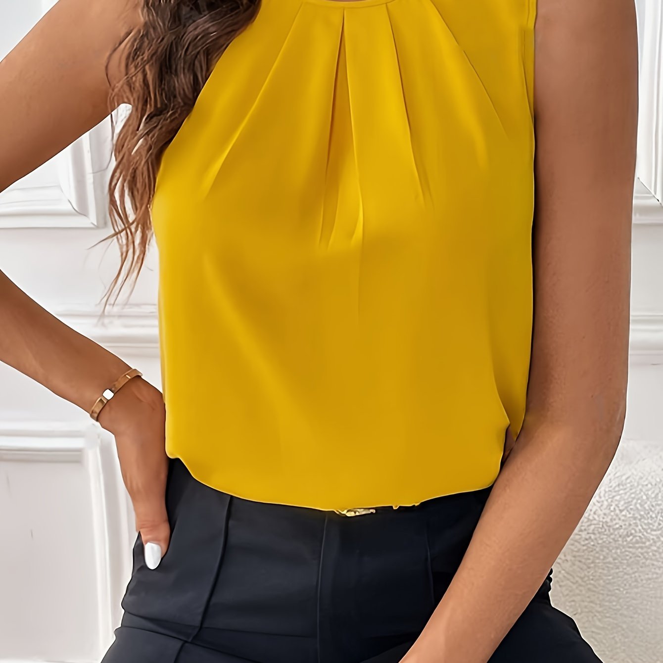Sleeveless Crew Neck Tuck Blouse
