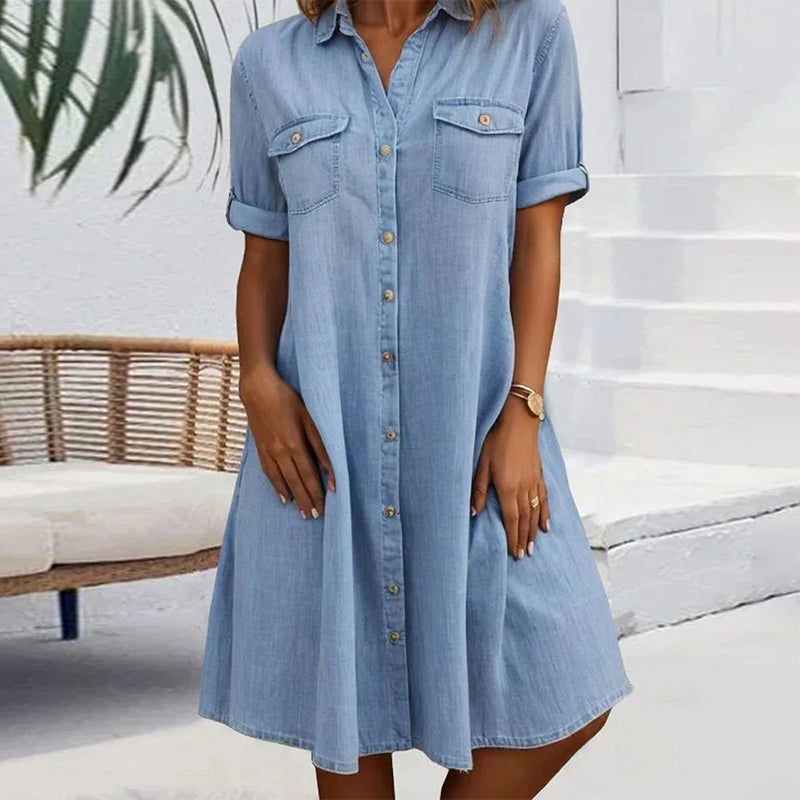 Elegant vintage dress with short sleeves, collar, and buttons
