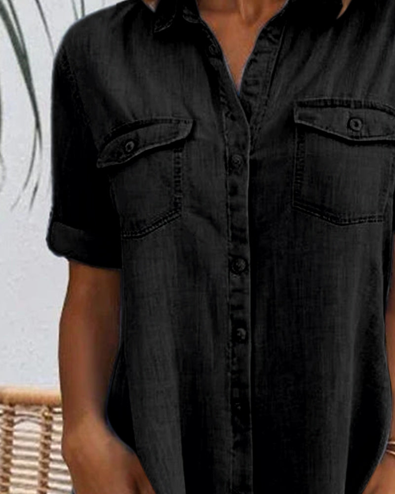 Elegant vintage dress with short sleeves, collar, and buttons