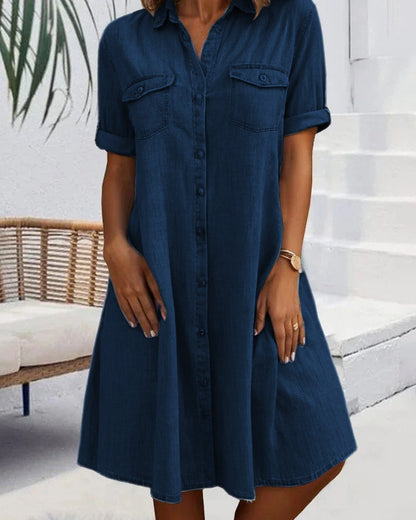 Elegant vintage dress with short sleeves, collar, and buttons