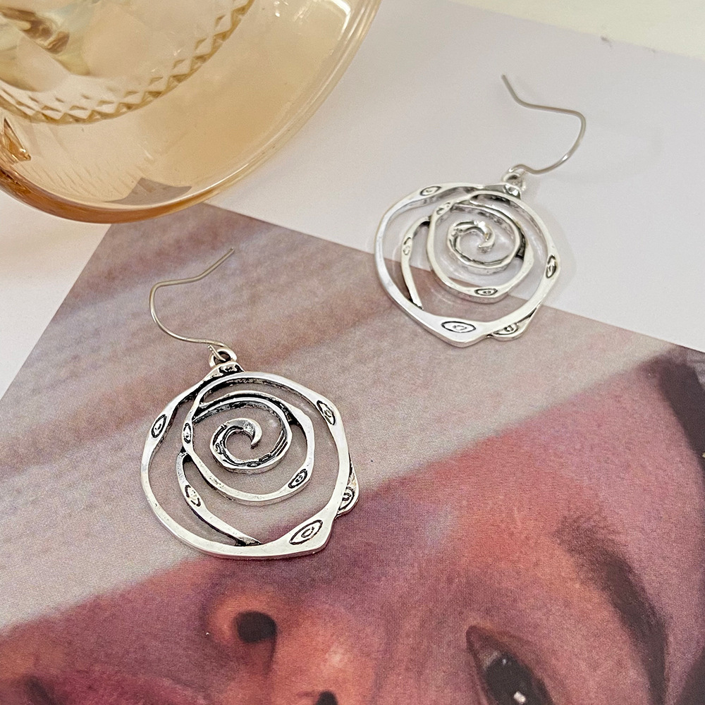 Amora – Vintage Maze Silver Earrings