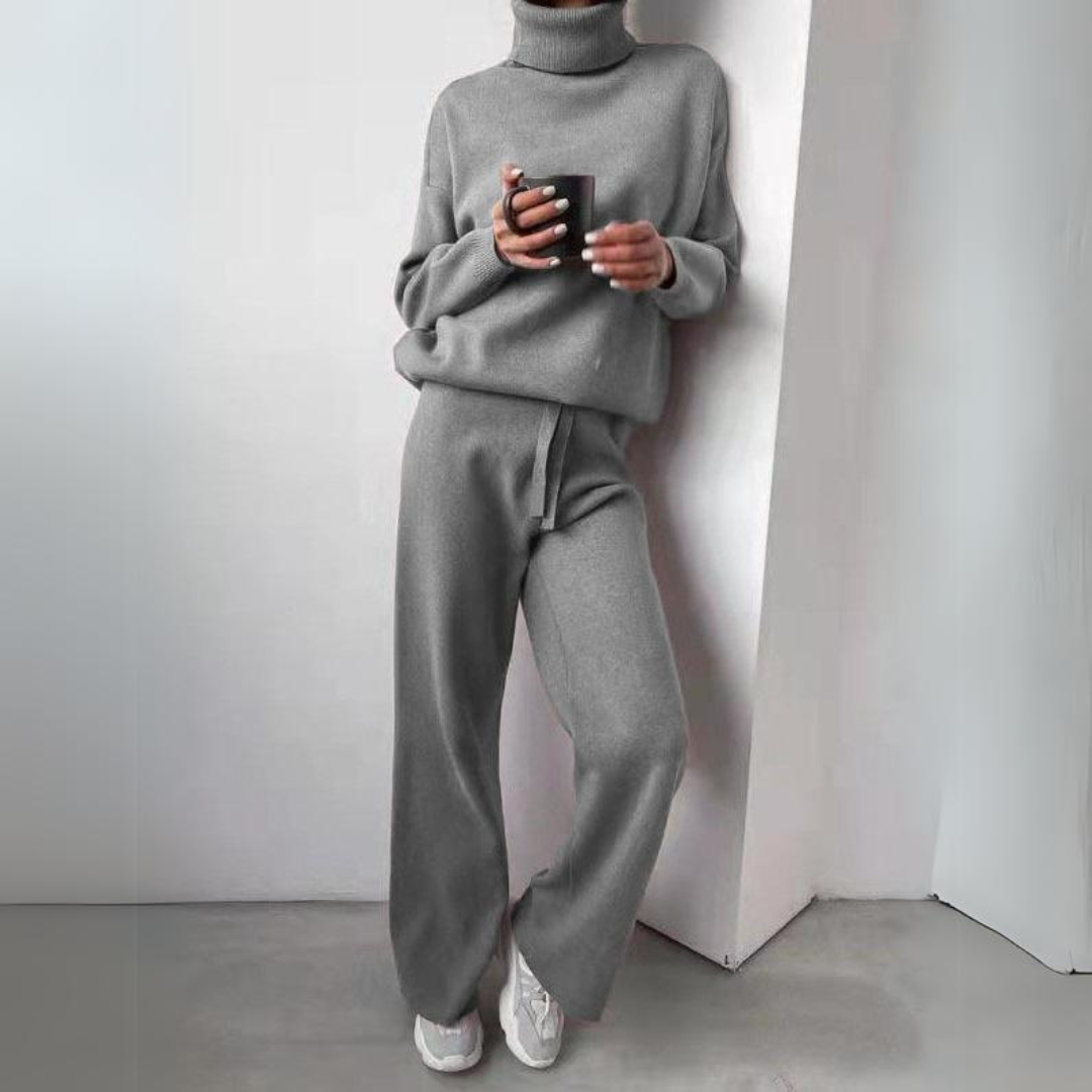 Two-Piece Set – Turtleneck & Long Pants