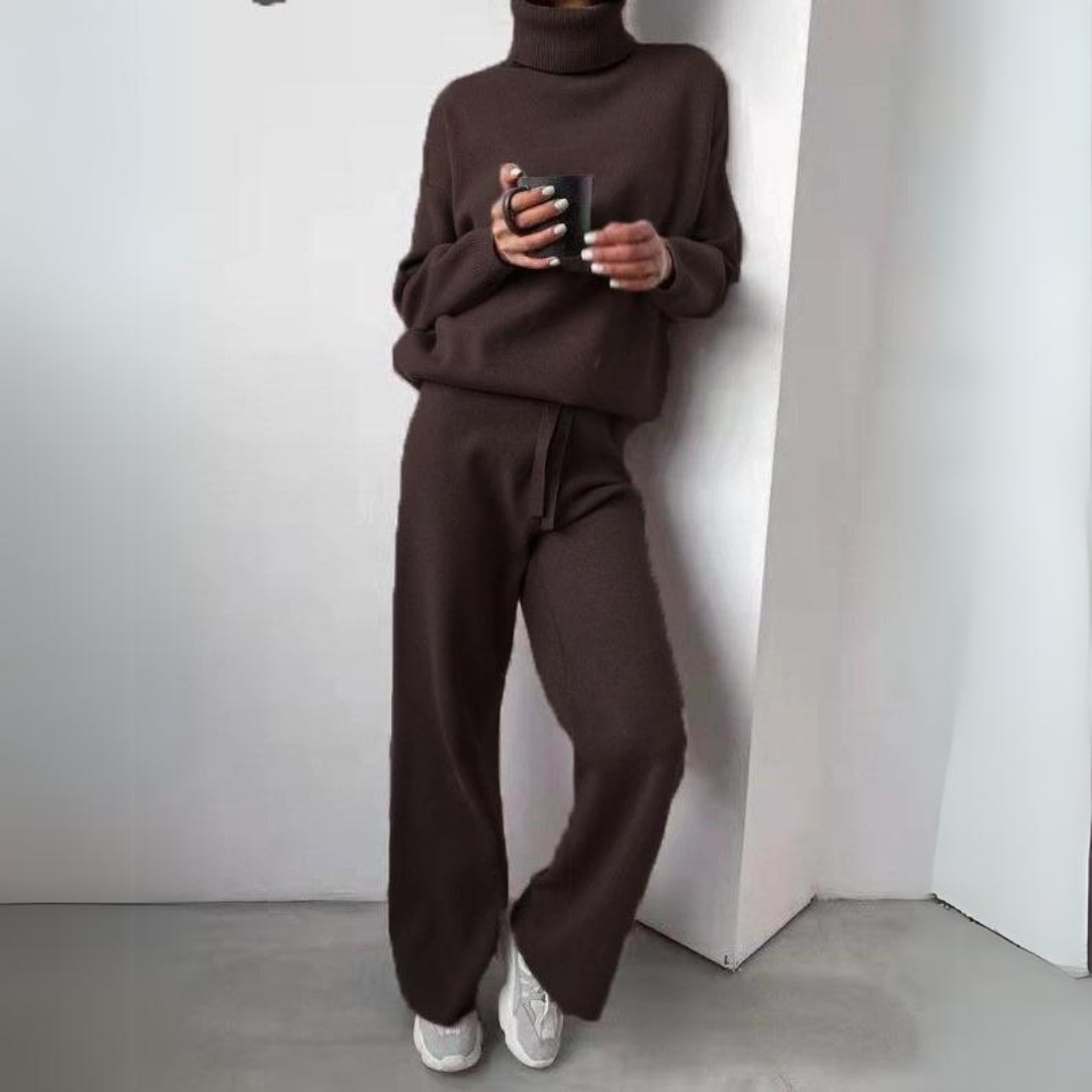 Two-Piece Set – Turtleneck & Long Pants