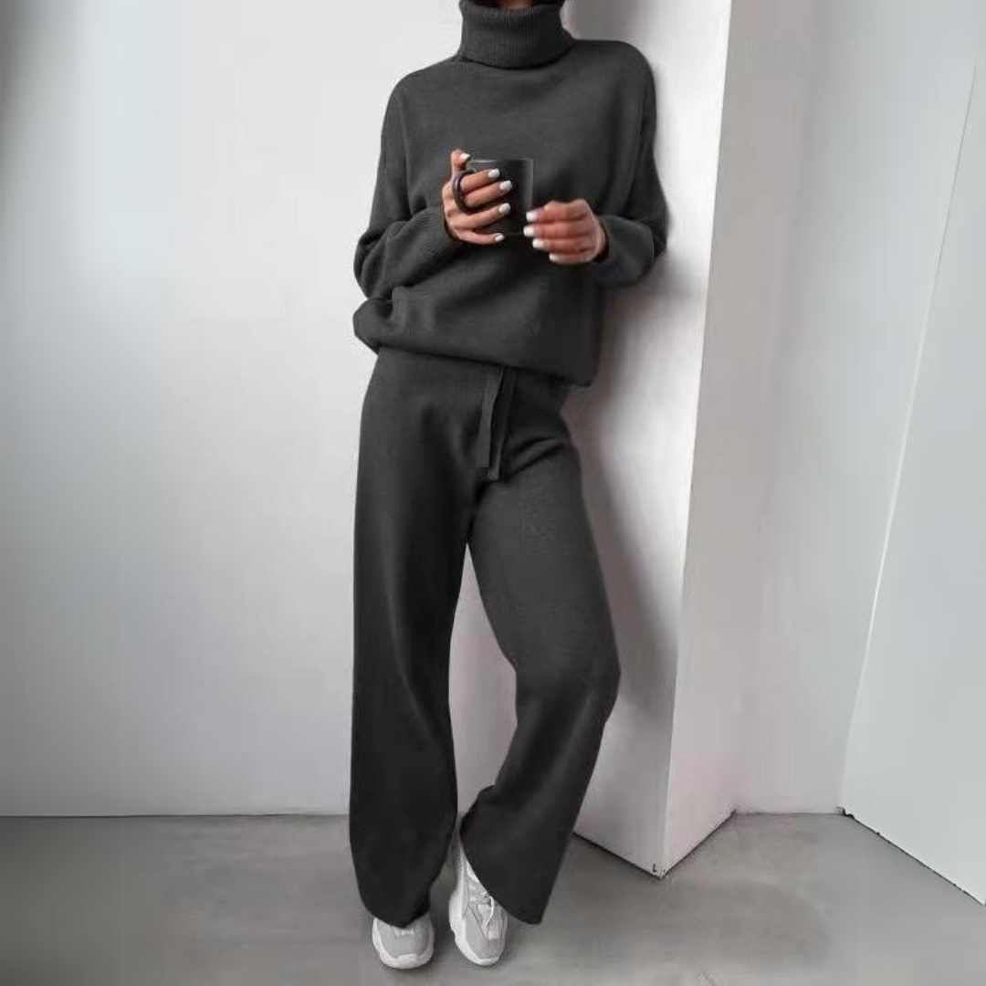 Two-Piece Set – Turtleneck & Long Pants
